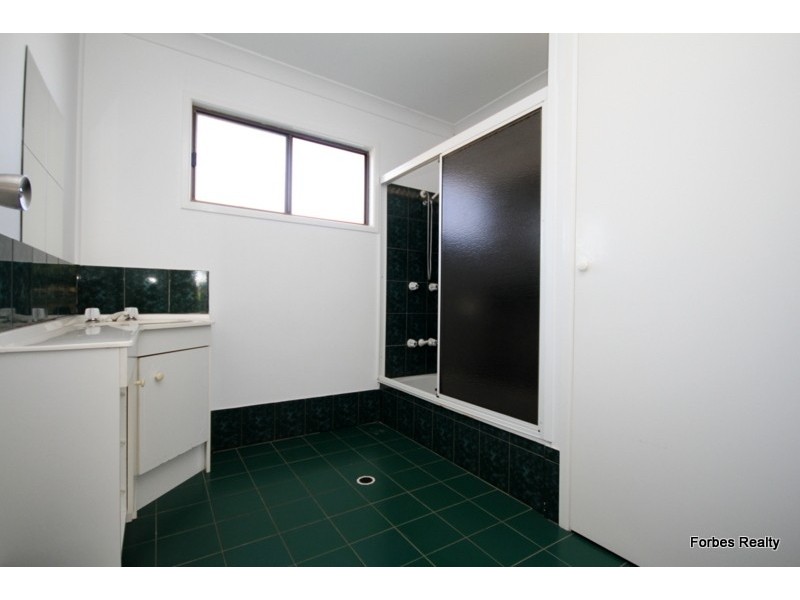 27 College Crescent, Dalby QLD 4405