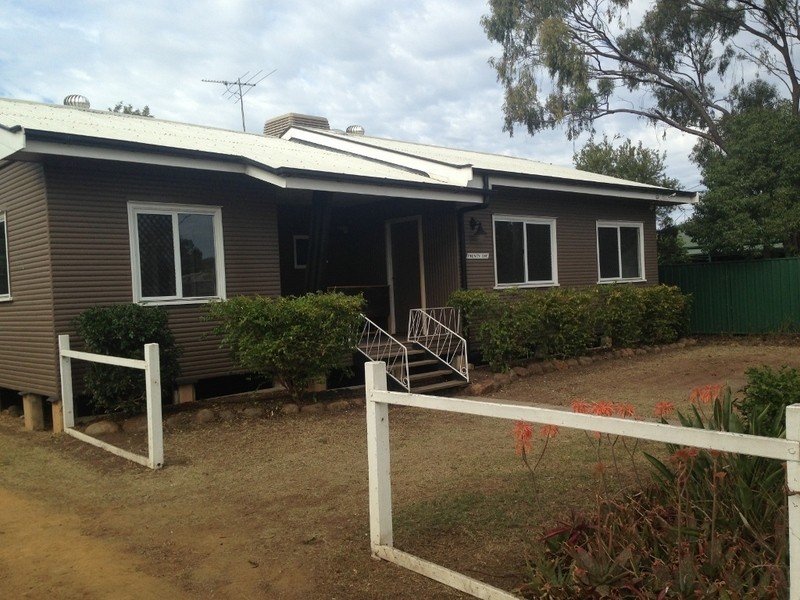 21 Coutts St, Dalby QLD 4405