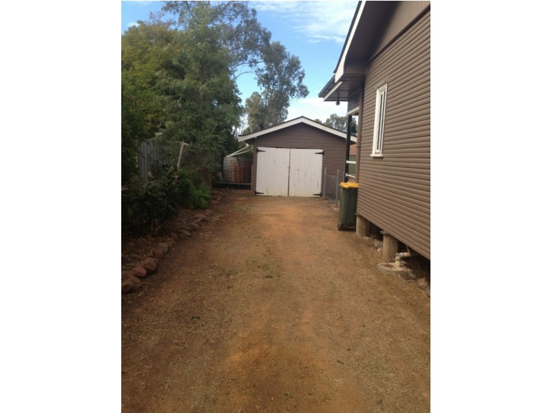 21 Coutts St, Dalby QLD 4405