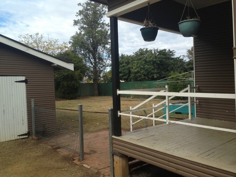 21 Coutts St, Dalby QLD 4405