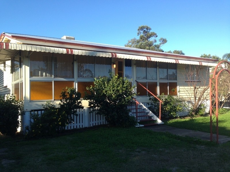 25 Scarlet St, Dalby QLD 4405