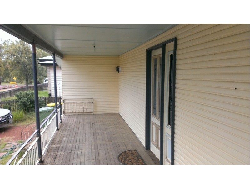 17  Alfred St, Dalby QLD 4405