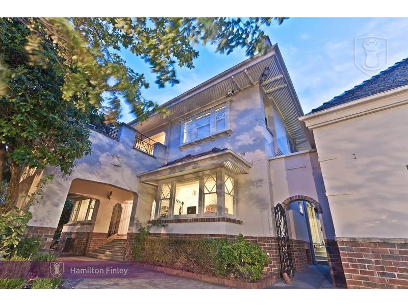 35 Balwyn Road, Canterbury VIC 3126