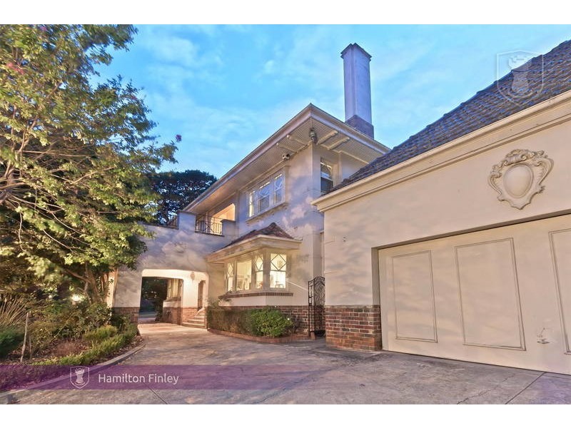 35 Balwyn Road, Canterbury VIC 3126