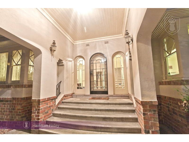 35 Balwyn Road, Canterbury VIC 3126