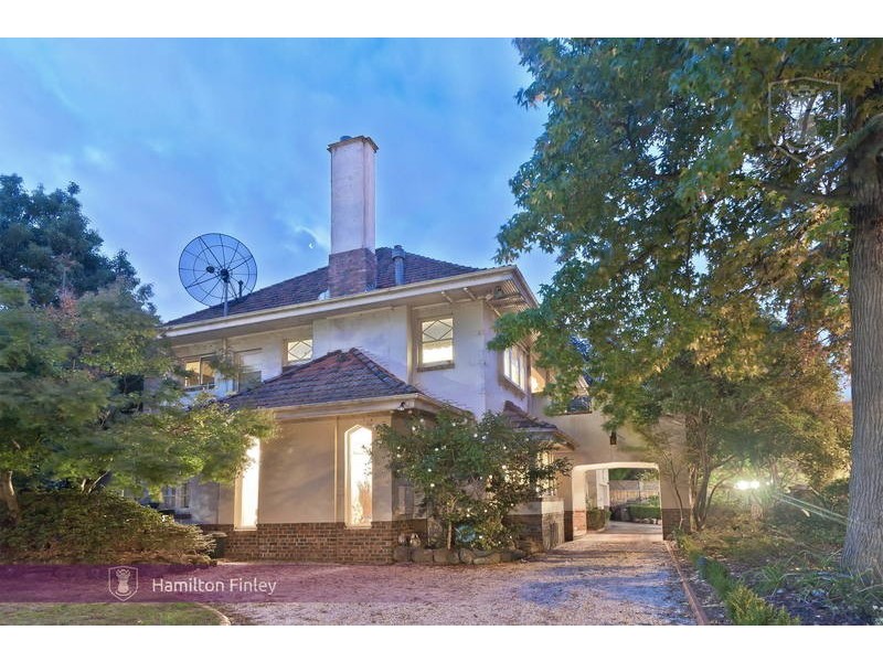 35 Balwyn Road, Canterbury VIC 3126