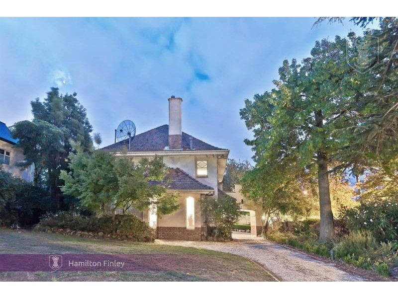 35 Balwyn Road, Canterbury VIC 3126