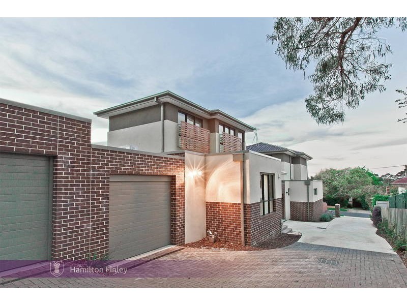 2/7 Johnston Street, Burwood VIC 3125