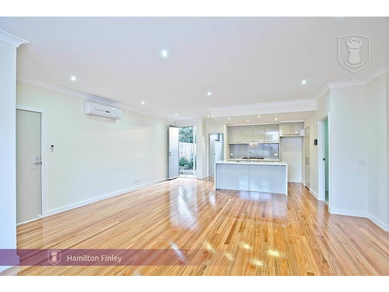 2/7 Johnston Street, Burwood VIC 3125