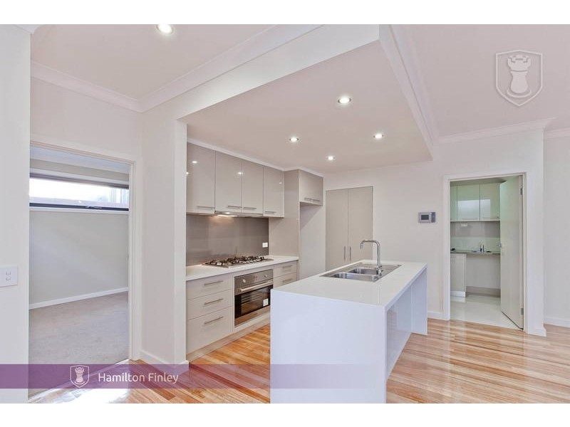 2/7 Johnston Street, Burwood VIC 3125