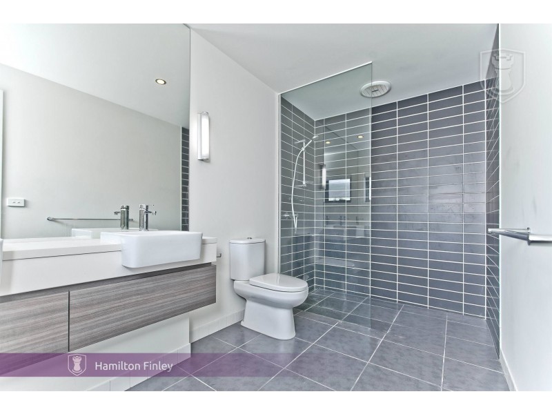 5 Burn Nar Look Drive, Burwood VIC 3125