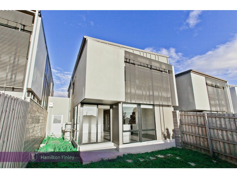 5 Burn Nar Look Drive, Burwood VIC 3125