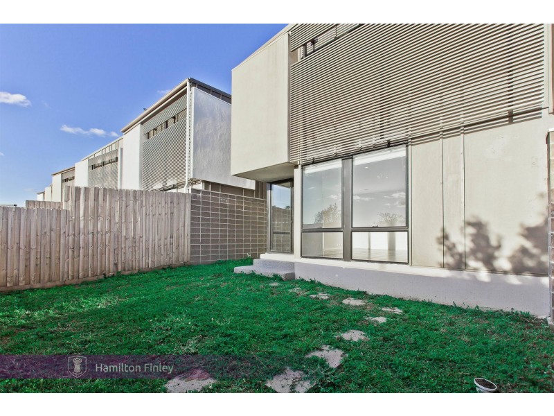5 Burn Nar Look Drive, Burwood VIC 3125