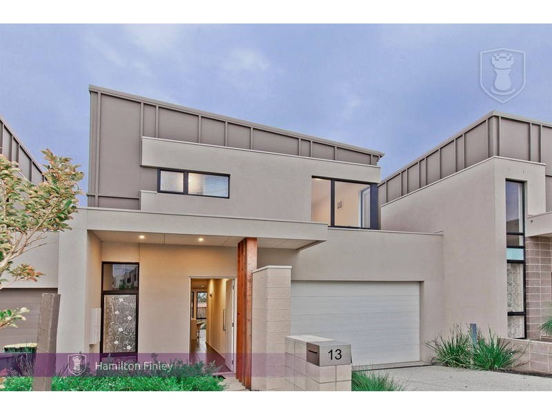 13 Burn Nar Look Drive, Burwood VIC 3125