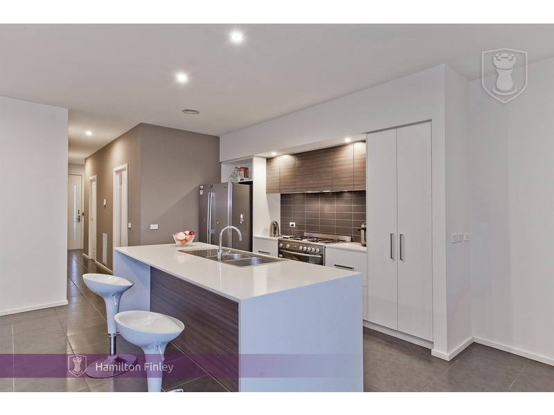 13 Burn Nar Look Drive, Burwood VIC 3125