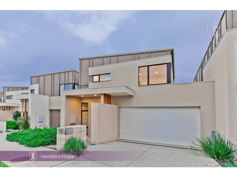 13 Burn Nar Look Drive, Burwood VIC 3125