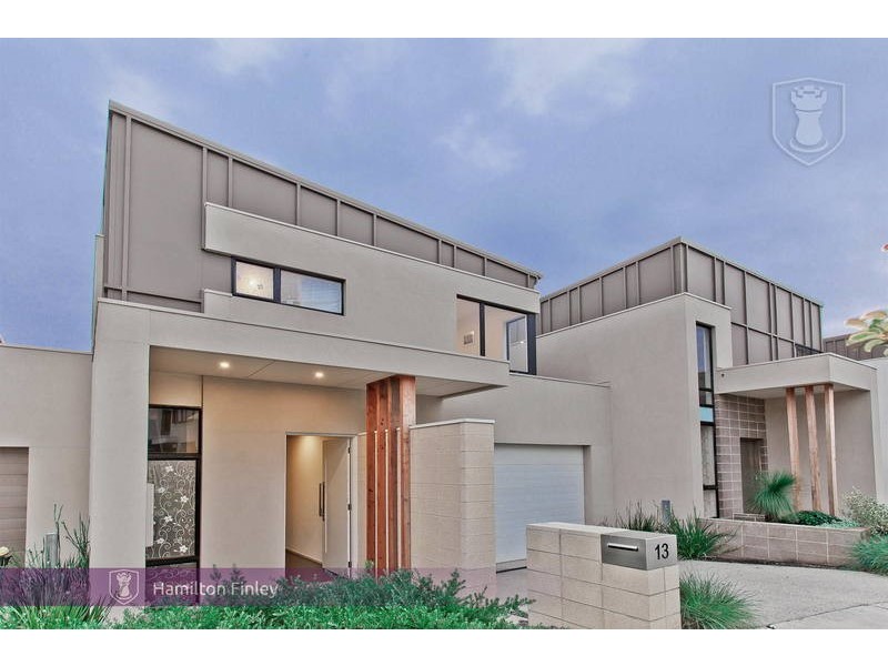 13 Burn Nar Look Drive, Burwood VIC 3125