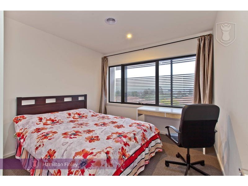13 Burn Nar Look Drive, Burwood VIC 3125