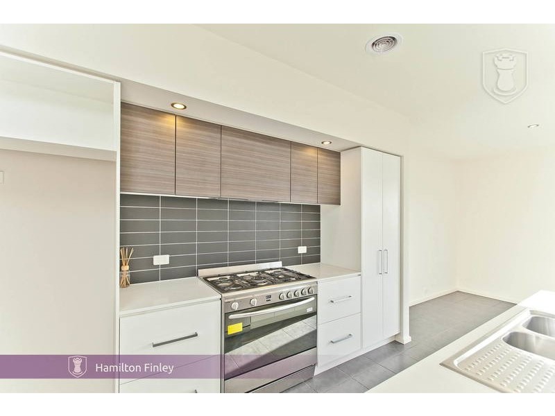 13 Burn Nar Look Drive, Burwood VIC 3125