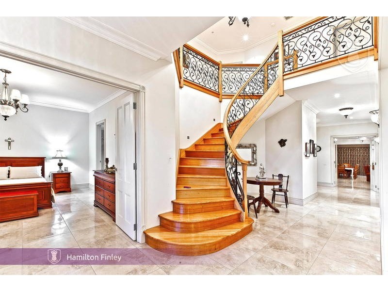 88 Woodhouse Grove, Box Hill VIC 3128