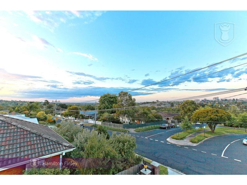 88 Woodhouse Grove, Box Hill VIC 3128