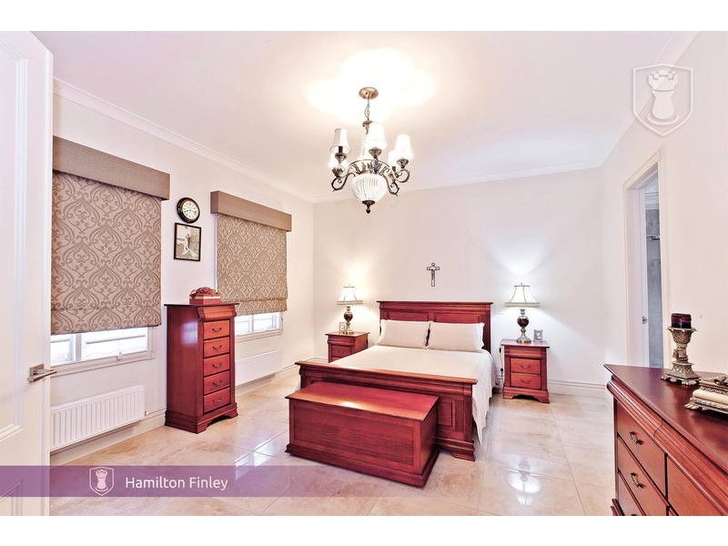 88 Woodhouse Grove, Box Hill VIC 3128