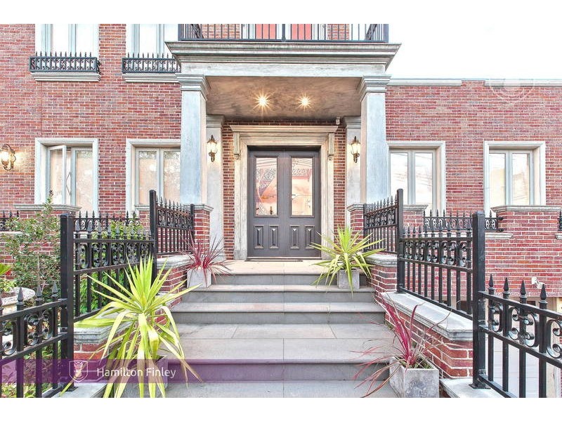 88 Woodhouse Grove, Box Hill VIC 3128