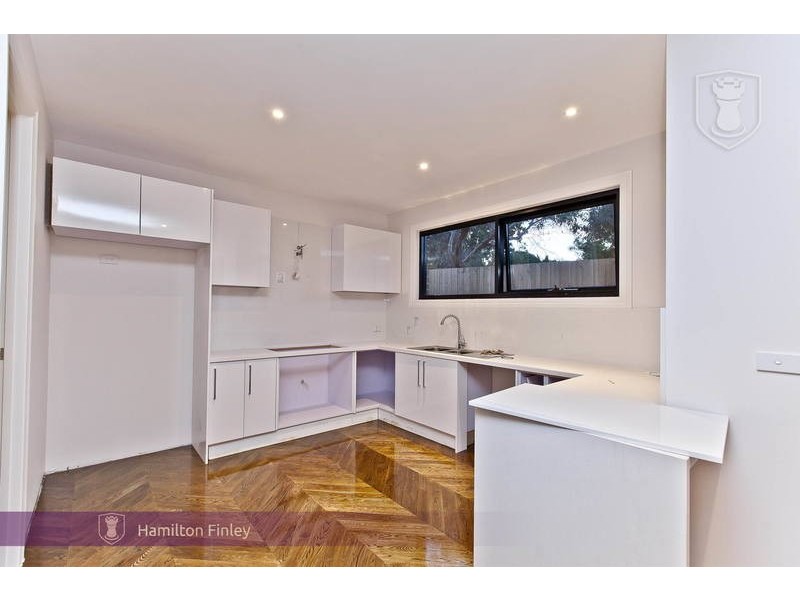 2/14 Farleigh Avenue, Burwood VIC 3125