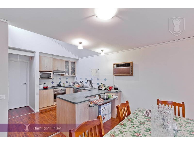 1/4 Middleborough Road, Burwood East VIC 3151