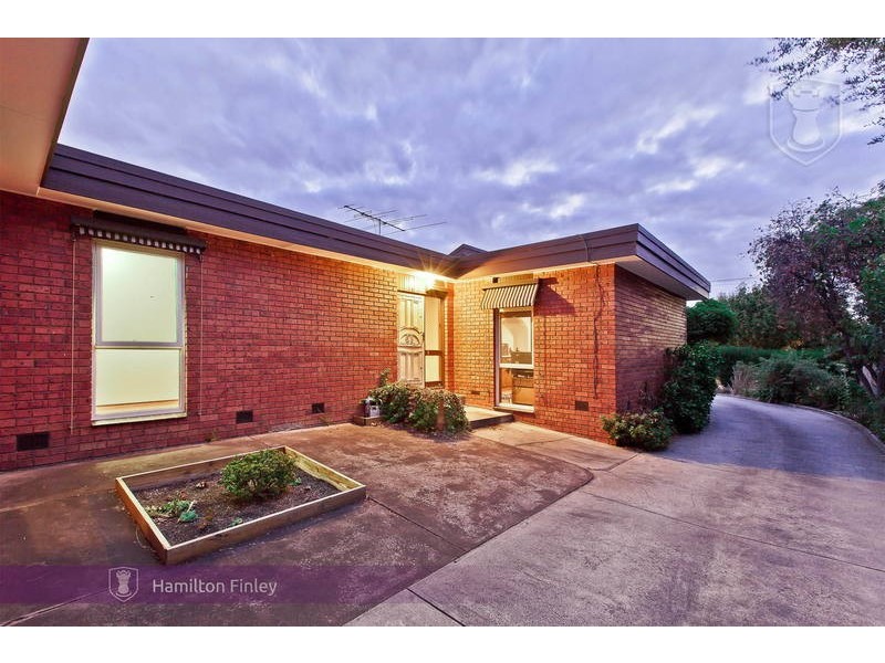1/4 Middleborough Road, Burwood East VIC 3151