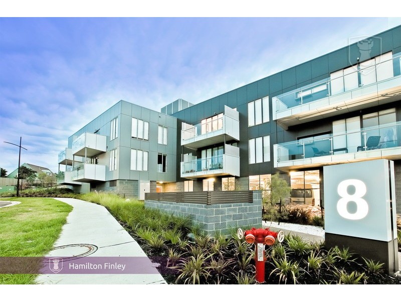 8 Yarra Bing Crescent, Burwood VIC 3125