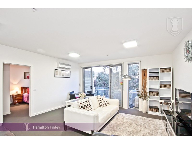 8 Yarra Bing Crescent, Burwood VIC 3125