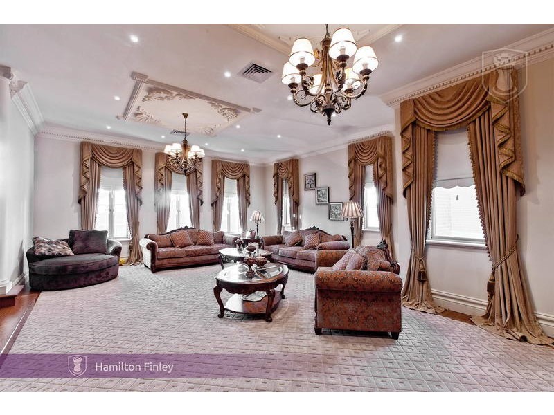 18 Lachlan Grange, Bulleen VIC 3105