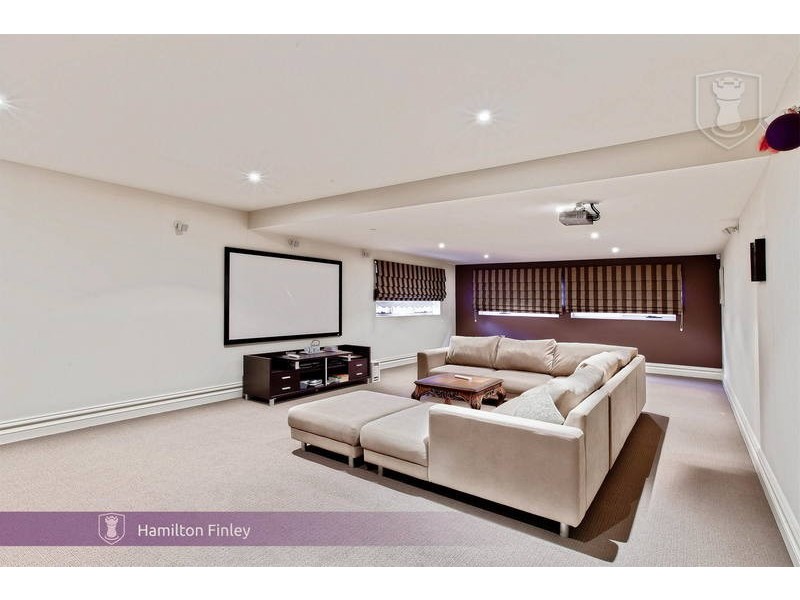 18 Lachlan Grange, Bulleen VIC 3105