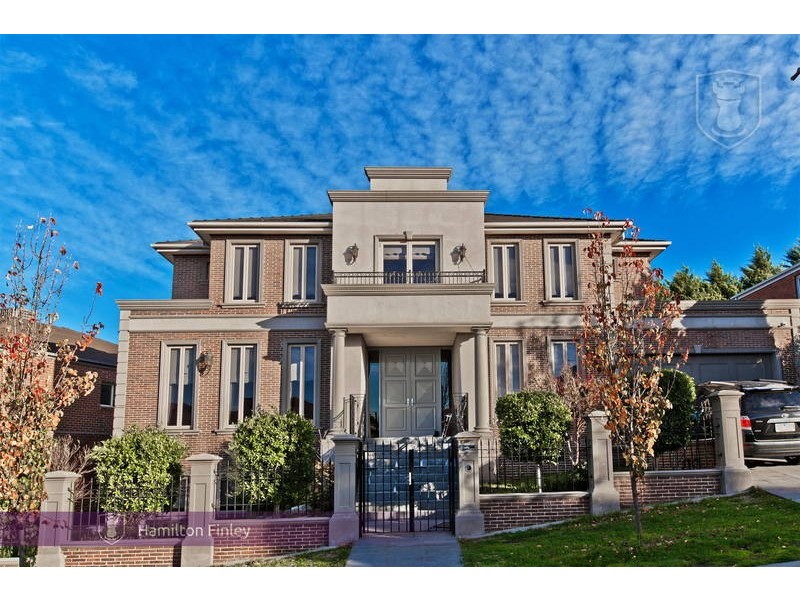 18 Lachlan Grange, Bulleen VIC 3105