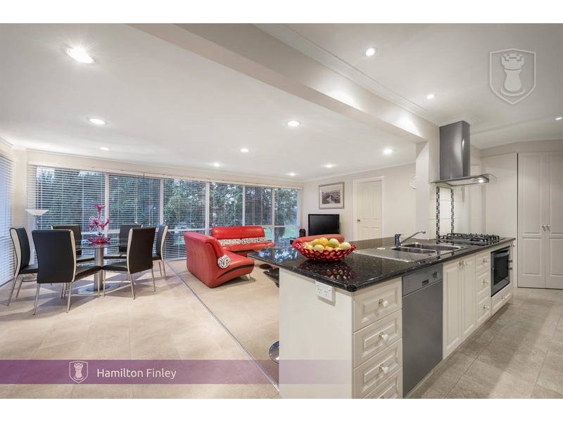 18 Rubicon Crescent, Doncaster VIC 3108