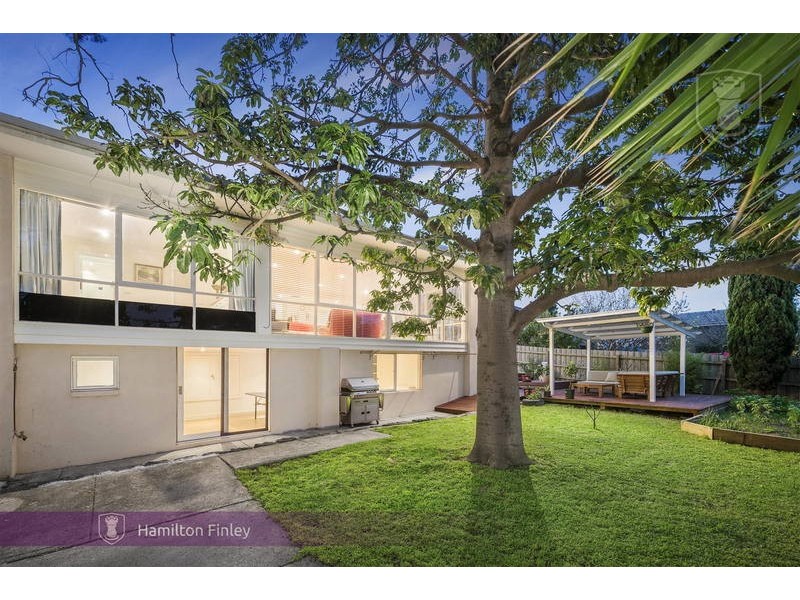 18 Rubicon Crescent, Doncaster VIC 3108