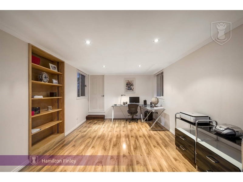 18 Rubicon Crescent, Doncaster VIC 3108