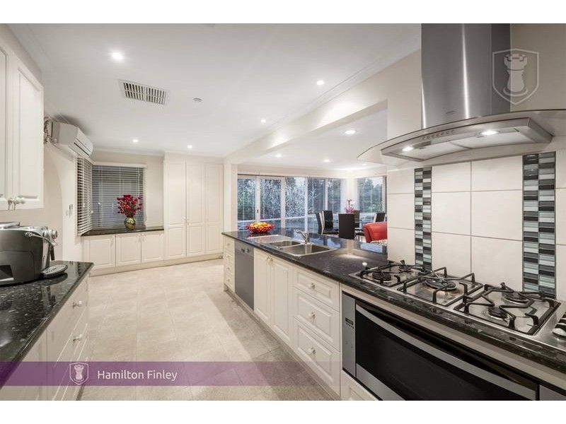 18 Rubicon Crescent, Doncaster VIC 3108