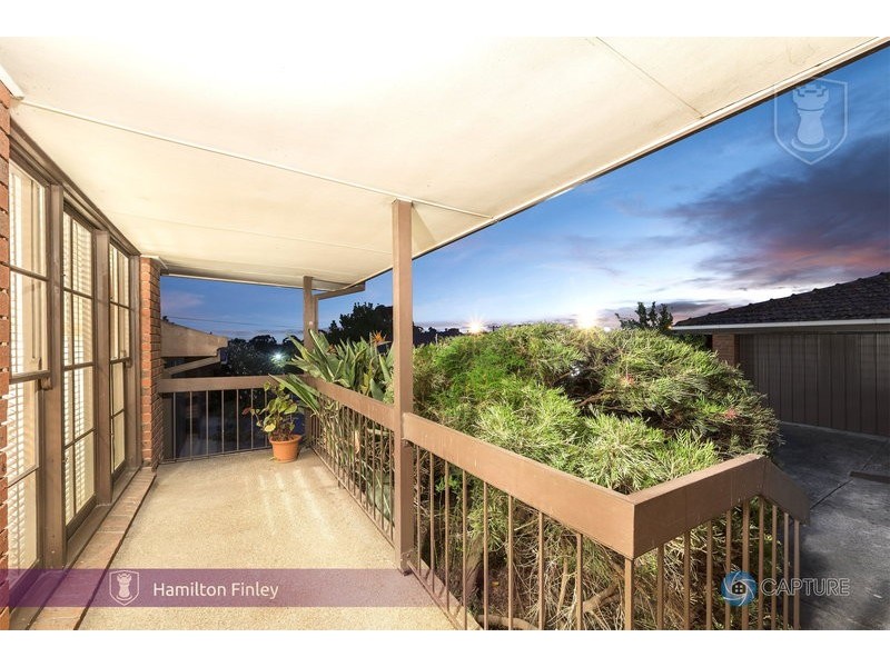 2/22 Middleborough Road, Burwood East VIC 3151