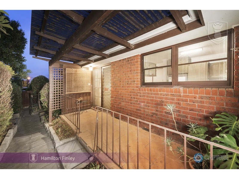 2/22 Middleborough Road, Burwood East VIC 3151