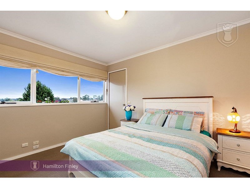 1 Catherine Avenue, Doncaster East VIC 3109