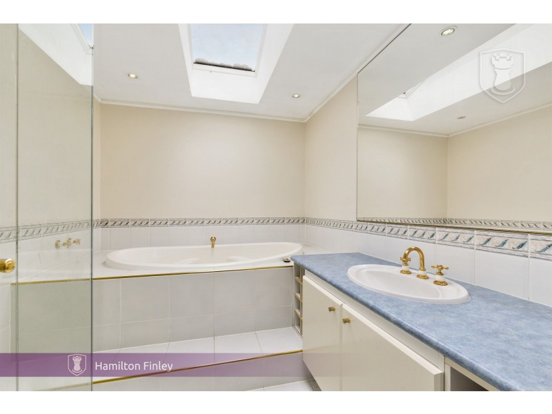 13 Clancys Lane, Doncaster VIC 3108