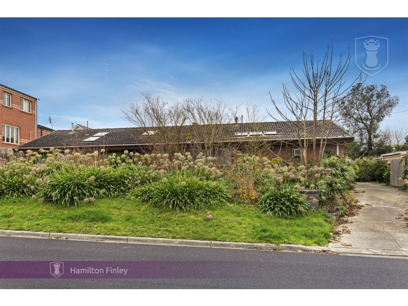 13 Clancys Lane, Doncaster VIC 3108