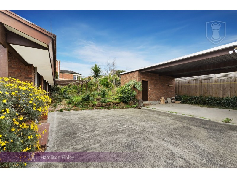 13 Clancys Lane, Doncaster VIC 3108