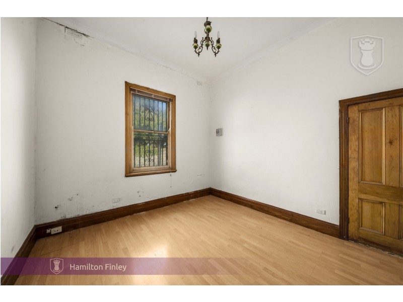 13 South Road, Brighton VIC 3186