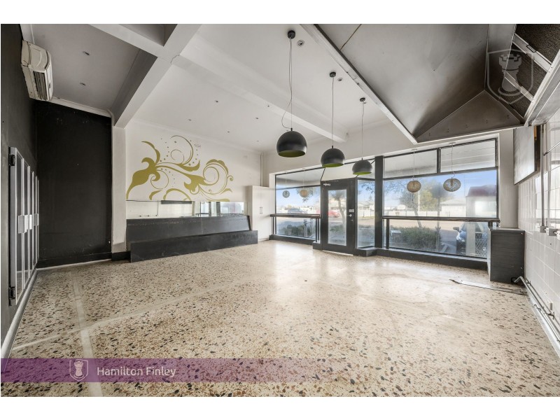 13 South Road, Brighton VIC 3186