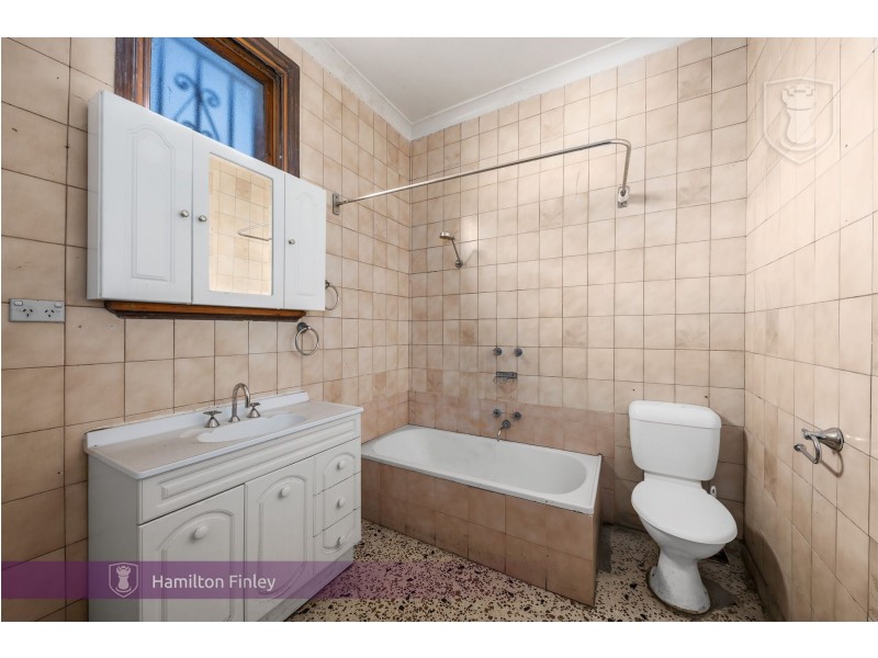 13 South Road, Brighton VIC 3186