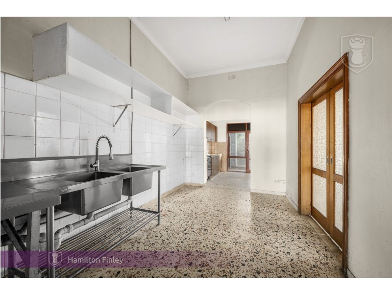 13 South Road, Brighton VIC 3186