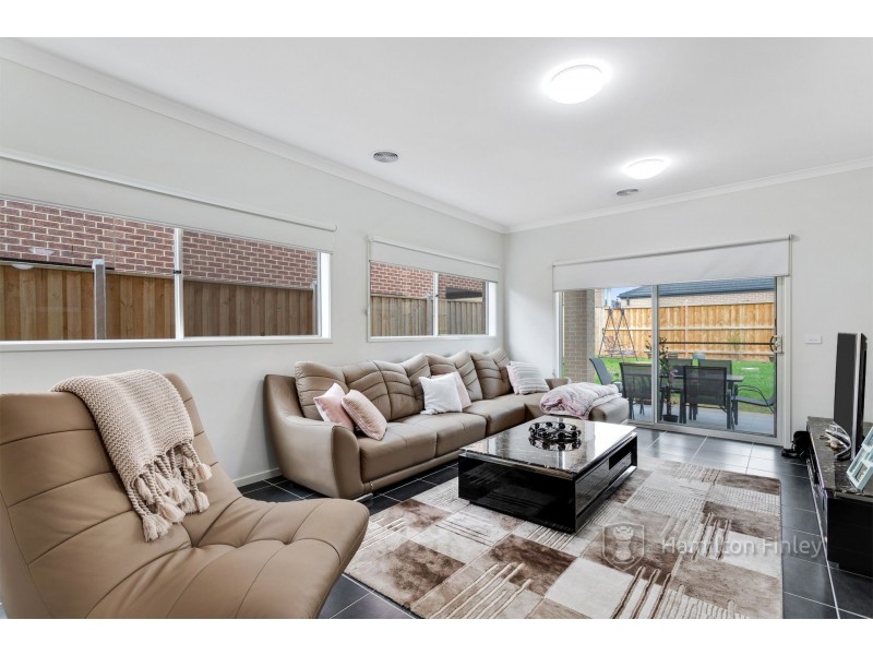 17 Newport Avenue, Williams Landing VIC 3027